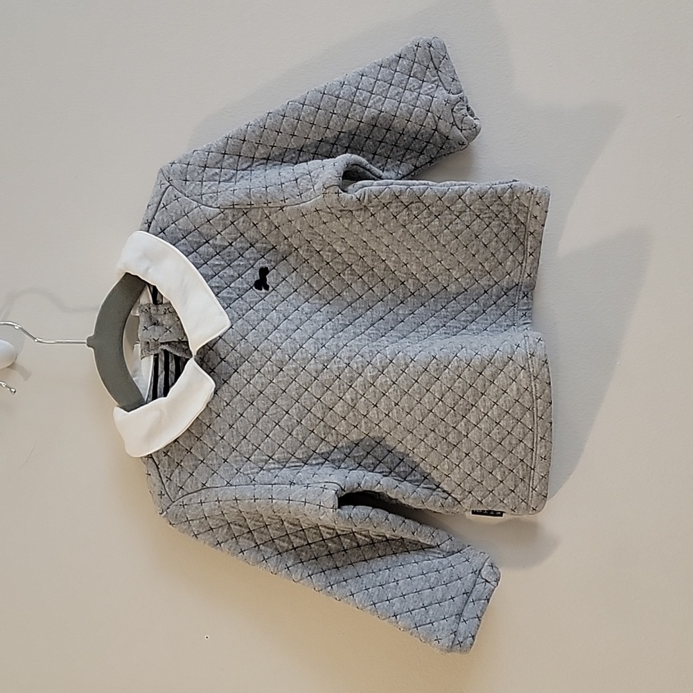 Ettoi unisex quilted long sleeve collar sweater grey and white